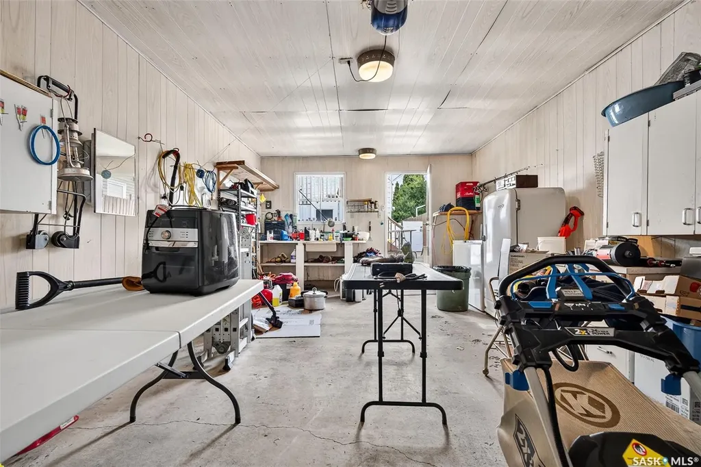 1507 Caribou Street W Moose Jaw SK S6H 7N5