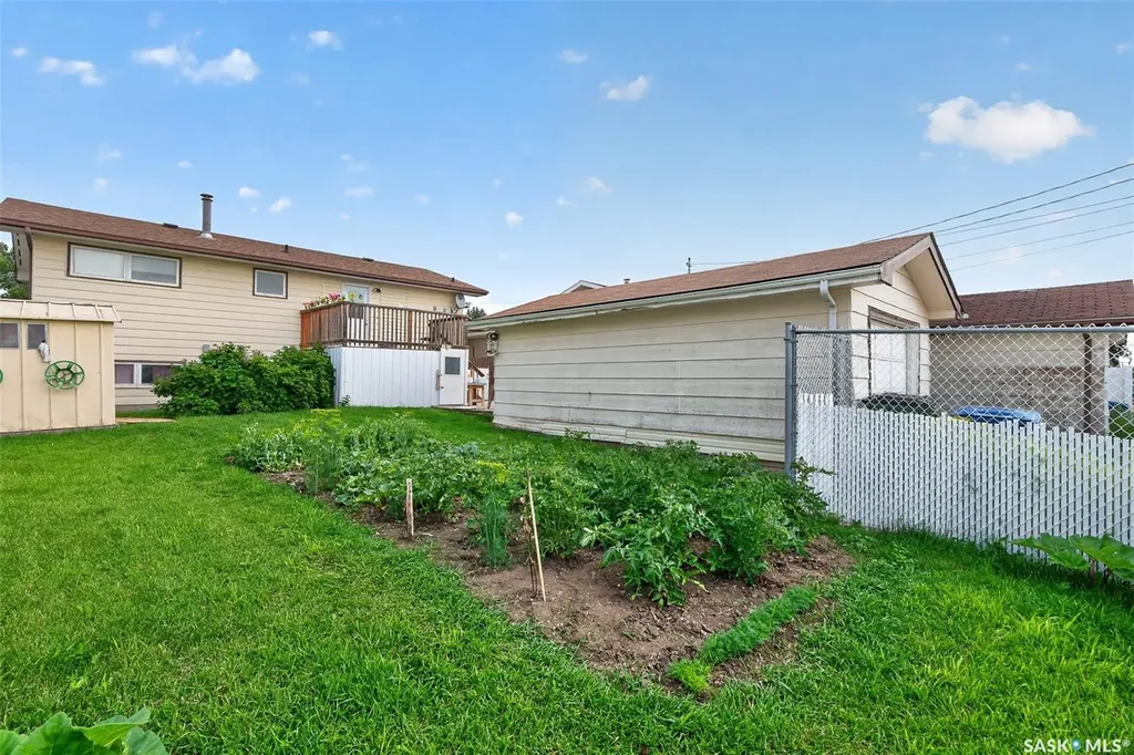 1507 Caribou Street W Moose Jaw SK S6H 7N5