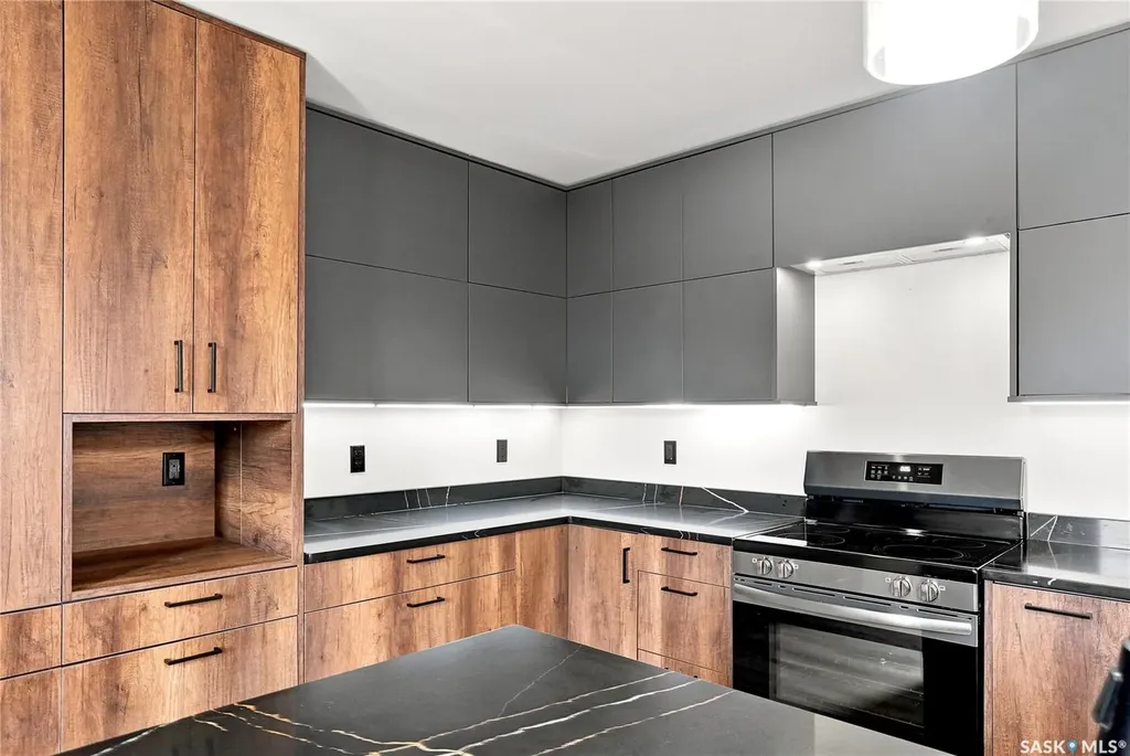 539 Emmeline Key Saskatoon SK S7J 5G8