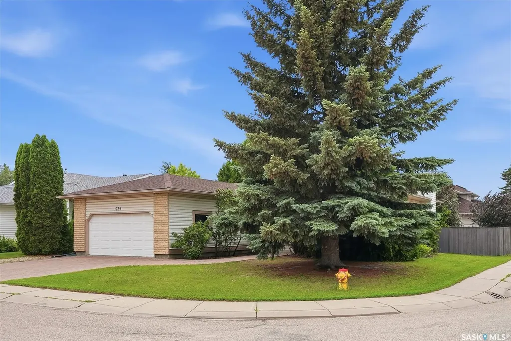 539 Emmeline Key Saskatoon SK S7J 5G8