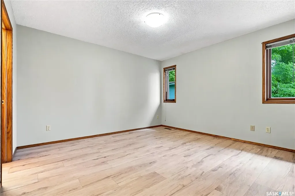 539 Emmeline Key Saskatoon SK S7J 5G8
