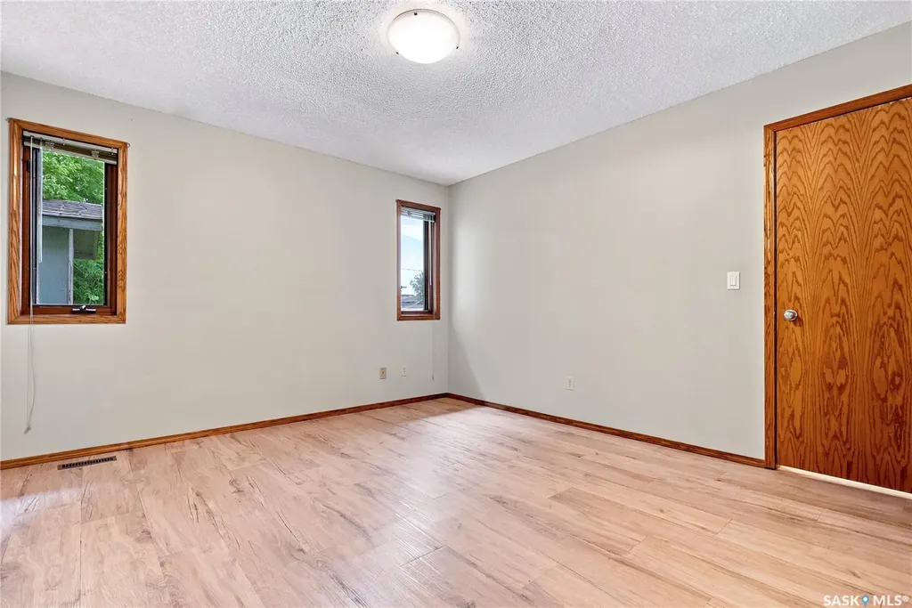 539 Emmeline Key Saskatoon SK S7J 5G8