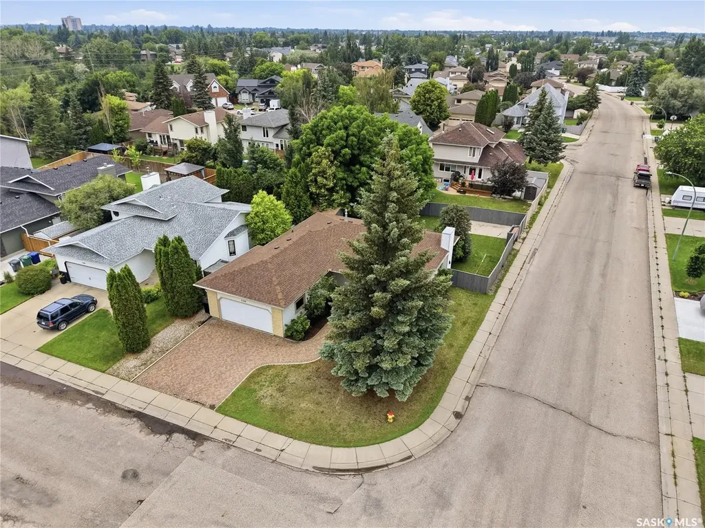 539 Emmeline Key Saskatoon SK S7J 5G8