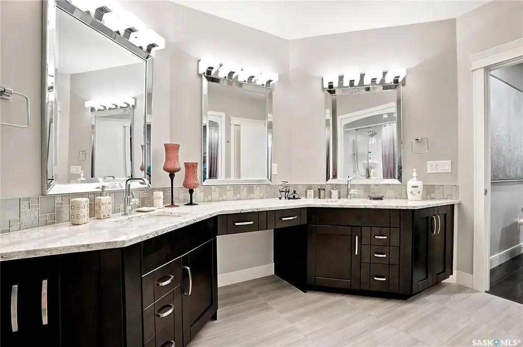 231 Fleming Crescent Saskatoon SK S7W 1B4