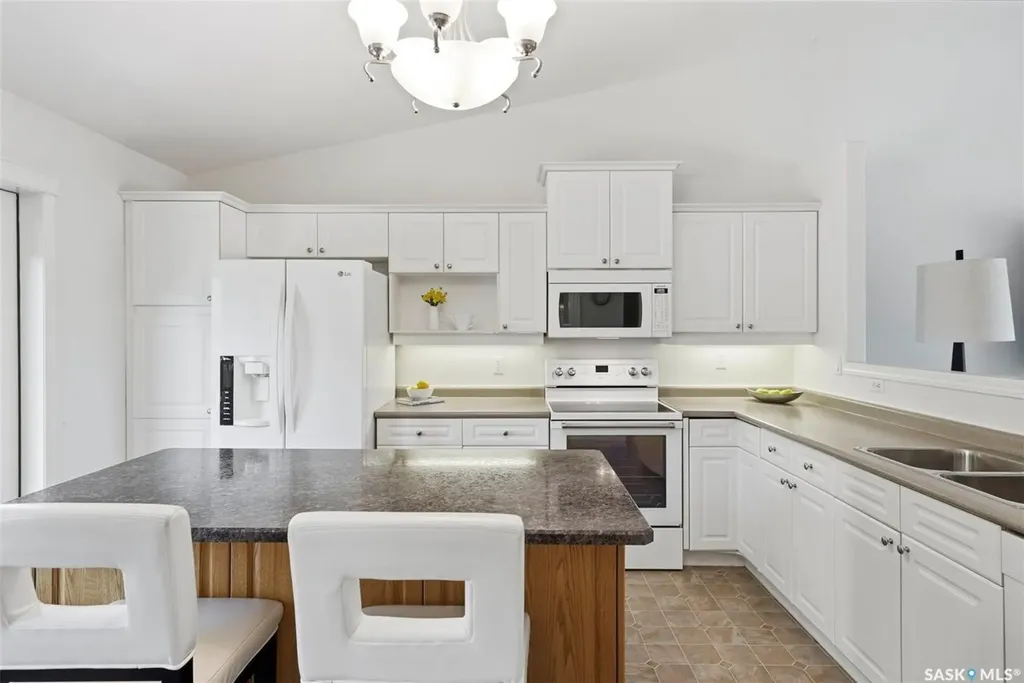 418 Bayfield Crescent Saskatoon SK S7V 1E6