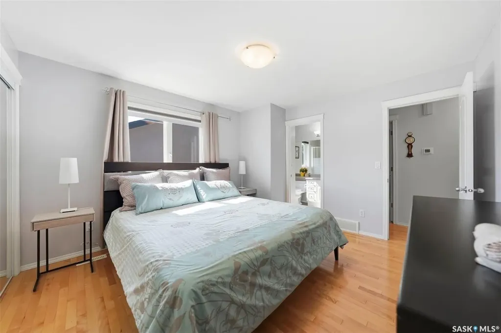 418 Bayfield Crescent Saskatoon SK S7V 1E6