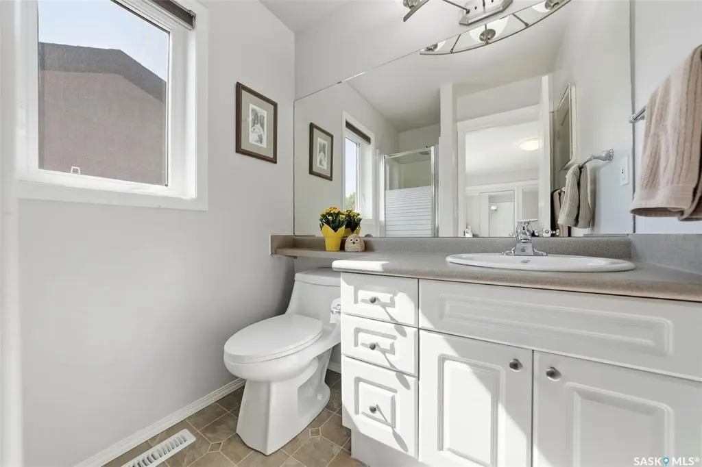 418 Bayfield Crescent Saskatoon SK S7V 1E6