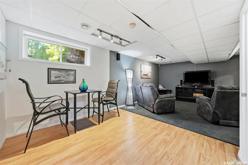418 Bayfield Crescent Saskatoon SK S7V 1E6