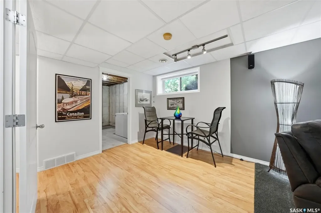 418 Bayfield Crescent Saskatoon SK S7V 1E6