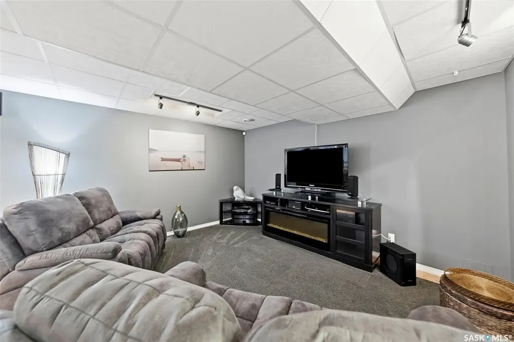 418 Bayfield Crescent Saskatoon SK S7V 1E6