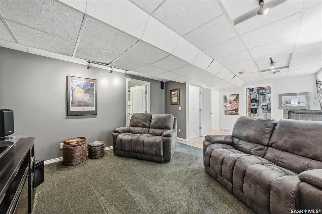 418 Bayfield Crescent Saskatoon SK S7V 1E6