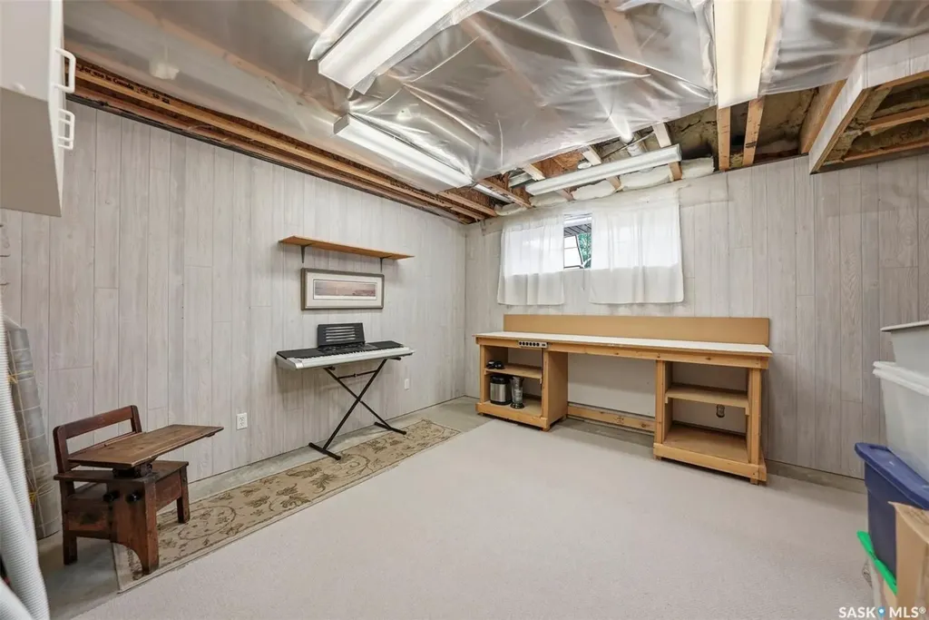 418 Bayfield Crescent Saskatoon SK S7V 1E6