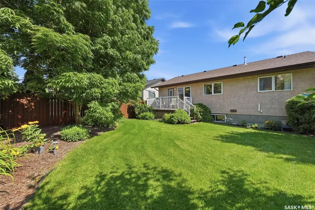 418 Bayfield Crescent Saskatoon SK S7V 1E6