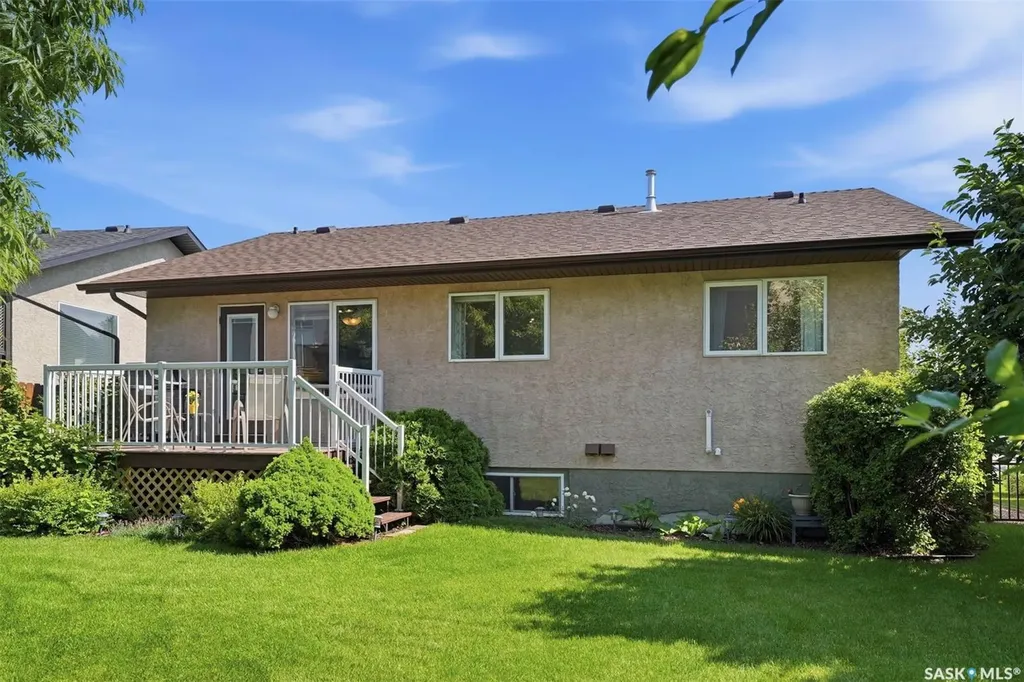 418 Bayfield Crescent Saskatoon SK S7V 1E6
