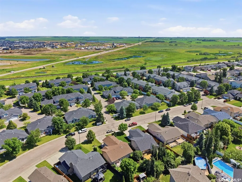 418 Bayfield Crescent Saskatoon SK S7V 1E6