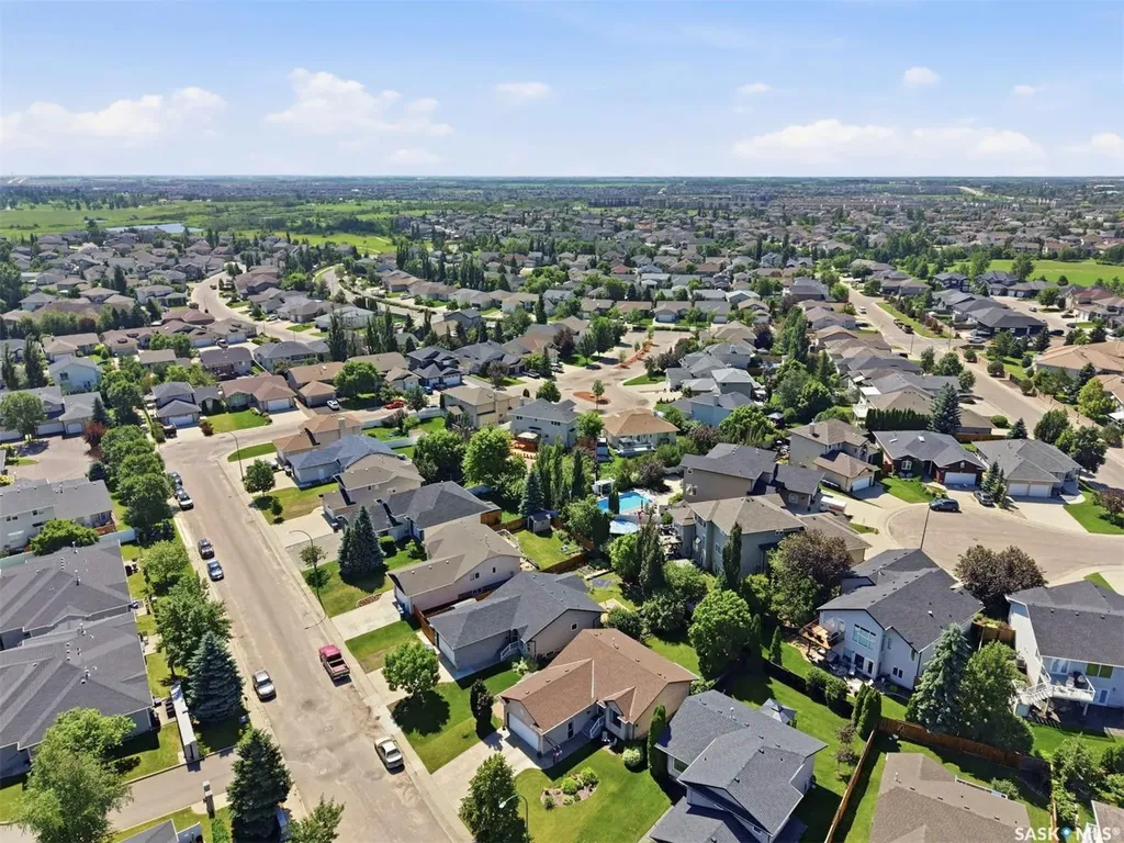 418 Bayfield Crescent Saskatoon SK S7V 1E6