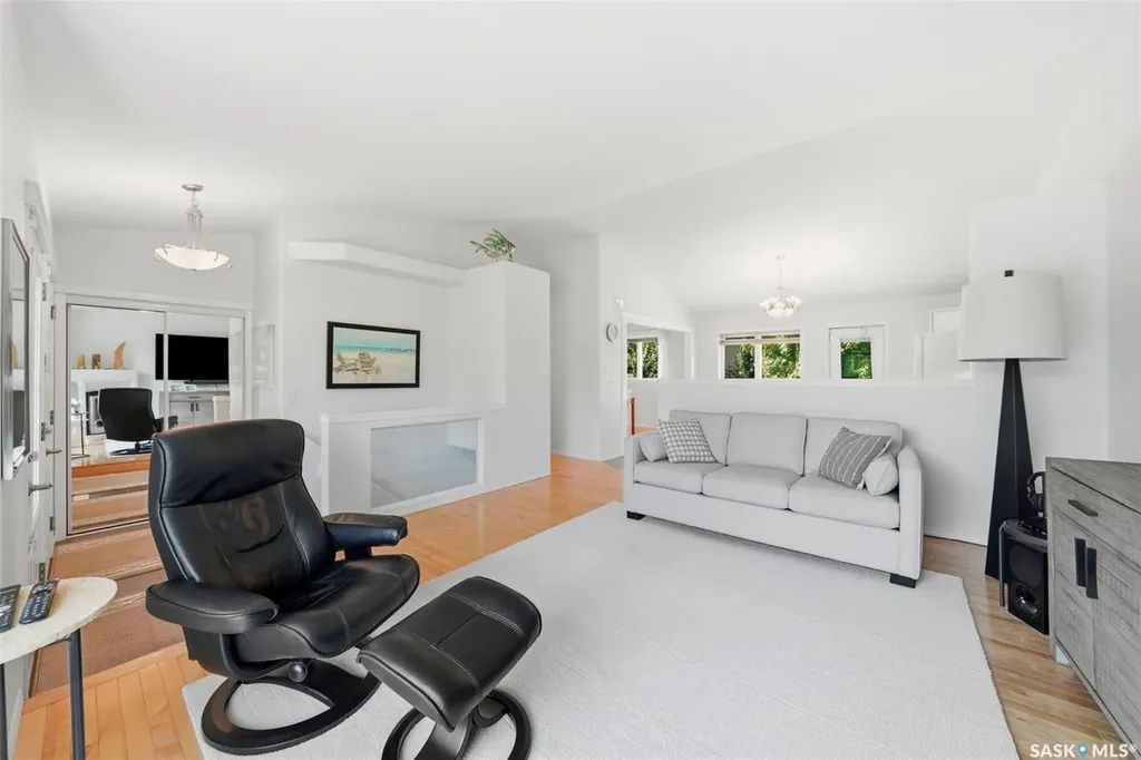 418 Bayfield Crescent Saskatoon SK S7V 1E6