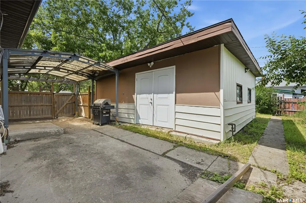 4240 8th Avenue Regina SK S4T 0T7