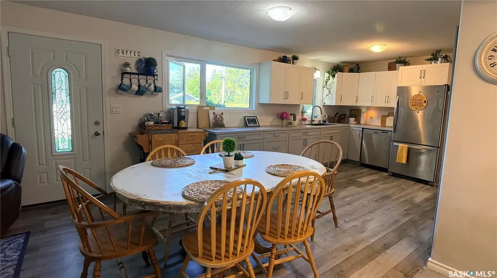 709 Prospect Avenue Oxbow SK S0C 2B0