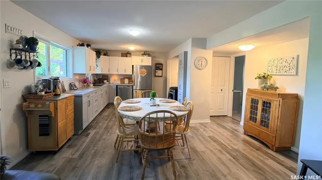 709 Prospect Avenue Oxbow SK S0C 2B0