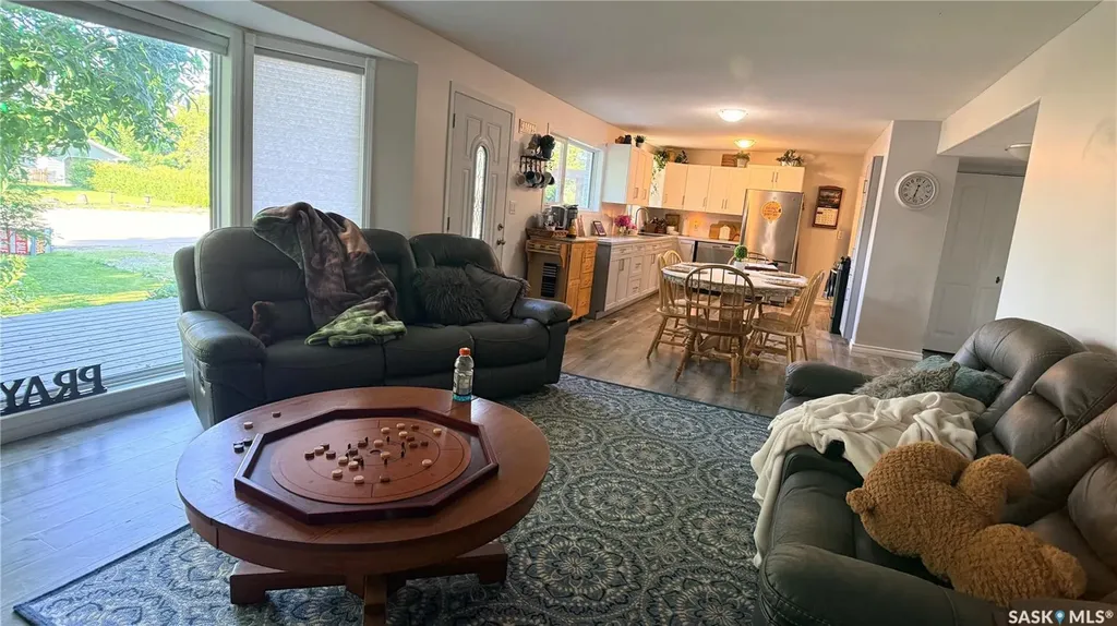 709 Prospect Avenue Oxbow SK S0C 2B0
