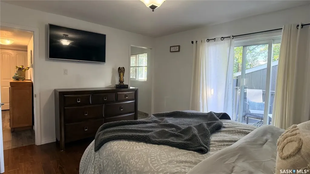 709 Prospect Avenue Oxbow SK S0C 2B0