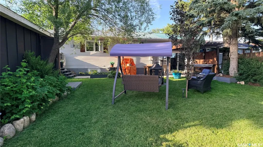 709 Prospect Avenue Oxbow SK S0C 2B0