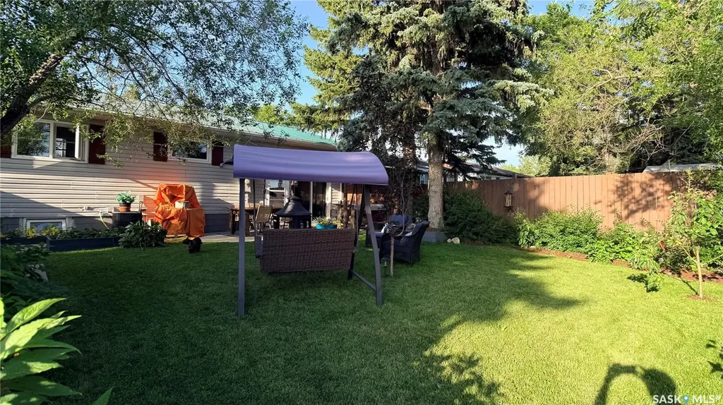 709 Prospect Avenue Oxbow SK S0C 2B0