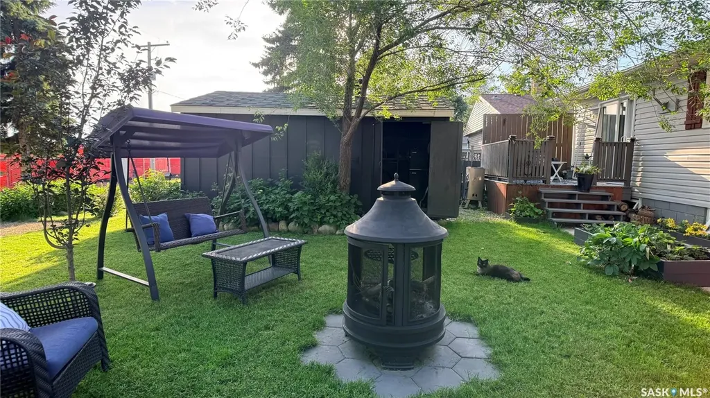 709 Prospect Avenue Oxbow SK S0C 2B0