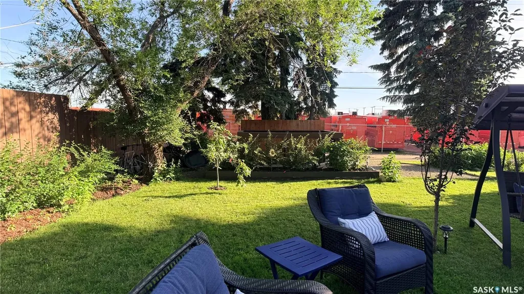 709 Prospect Avenue Oxbow SK S0C 2B0