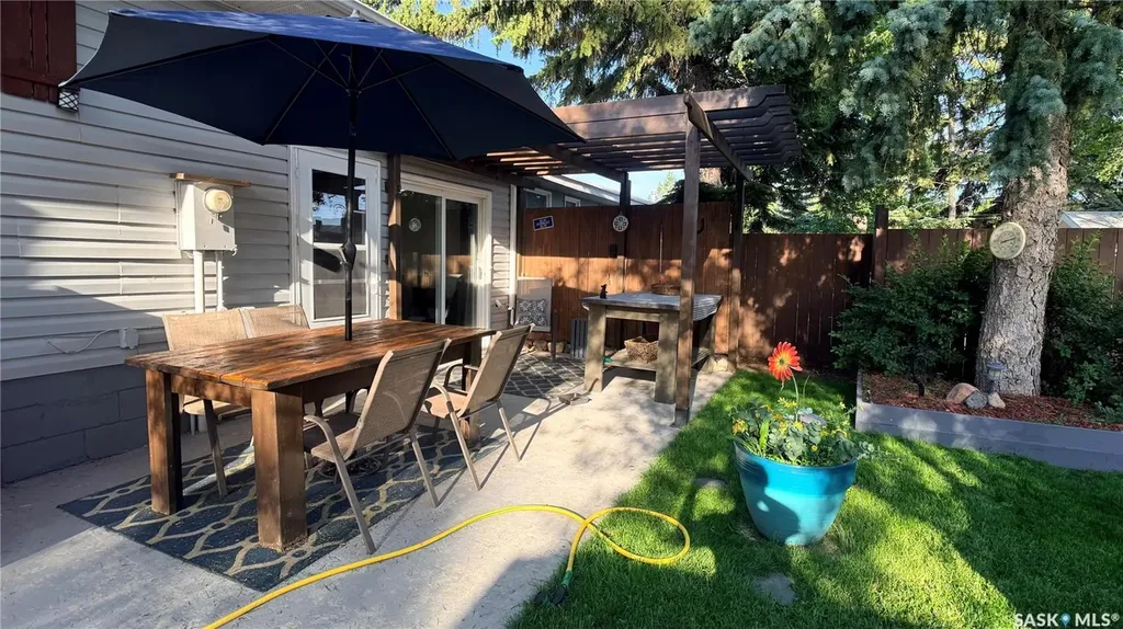 709 Prospect Avenue Oxbow SK S0C 2B0
