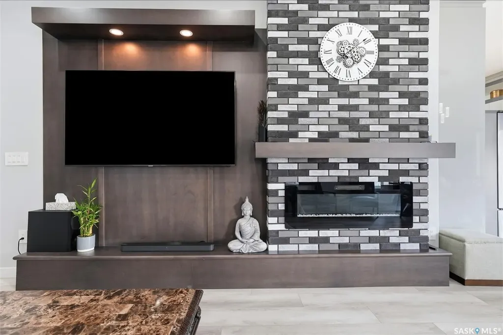 411 Schmeiser Bend Saskatoon SK S7N 2P3