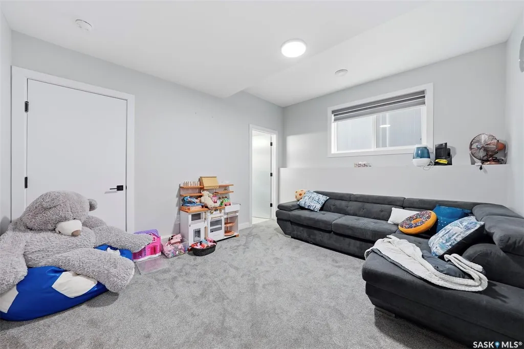 411 Schmeiser Bend Saskatoon SK S7N 2P3
