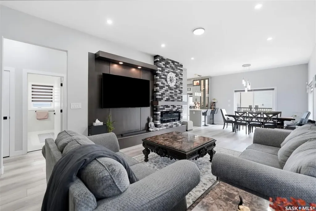 411 Schmeiser Bend Saskatoon SK S7N 2P3