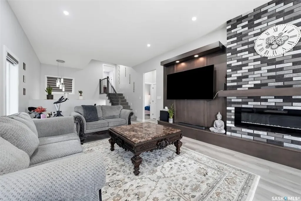 411 Schmeiser Bend Saskatoon SK S7N 2P3