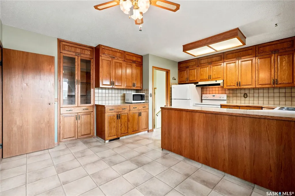 619 Murray Avenue E Regina SK S4N 1K1