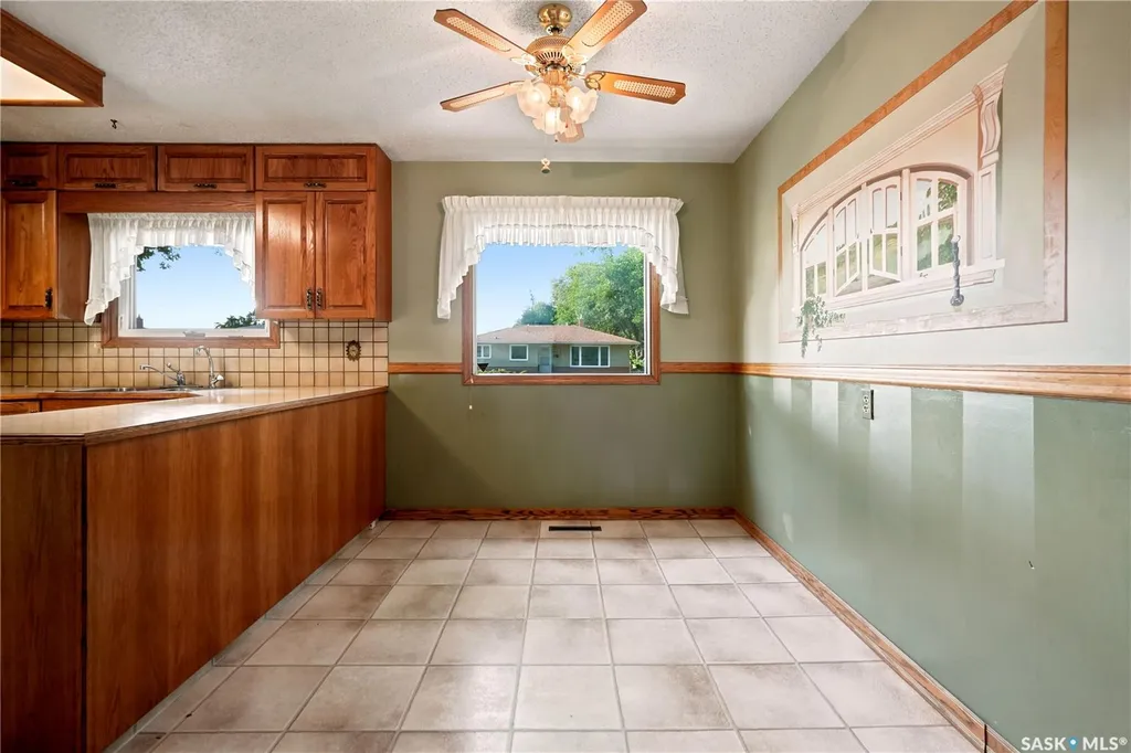 619 Murray Avenue E Regina SK S4N 1K1