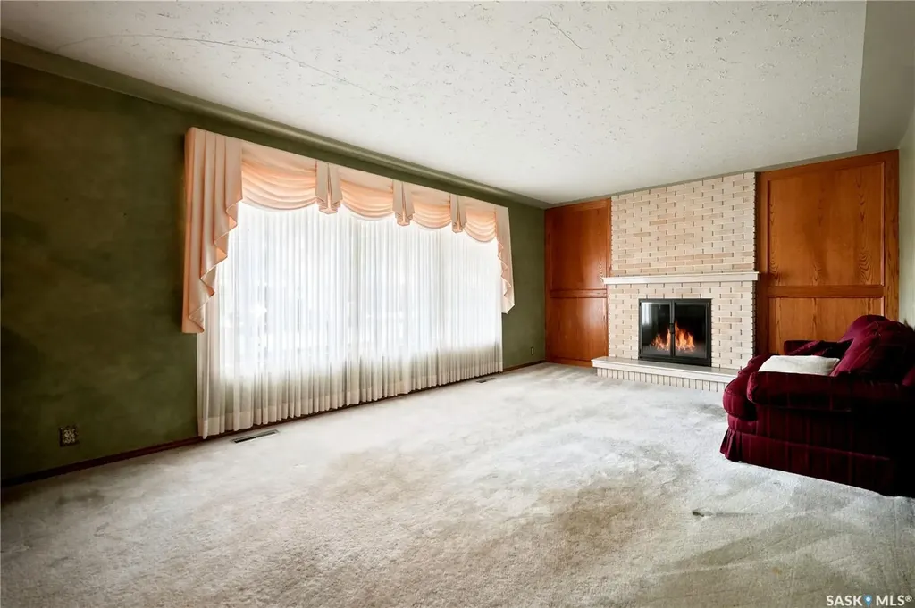 619 Murray Avenue E Regina SK S4N 1K1