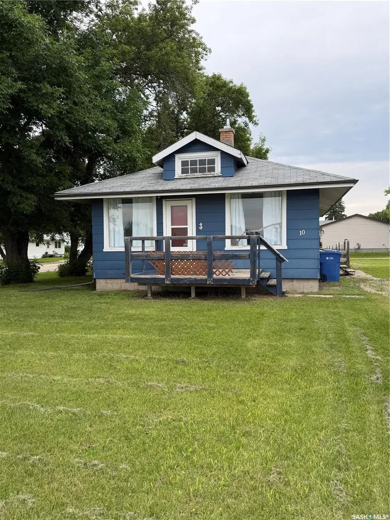 10 Railway Avenue Redvers SK S0C 2H0