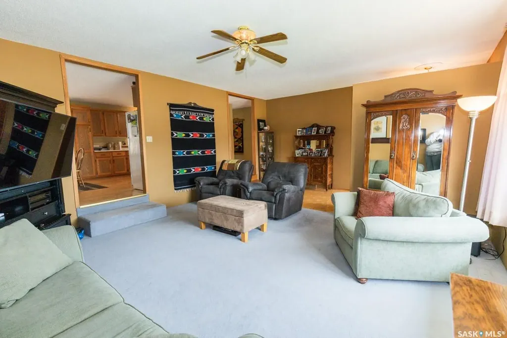 729 Saskatchewan Avenue Kerrobert SK S0L 1R0