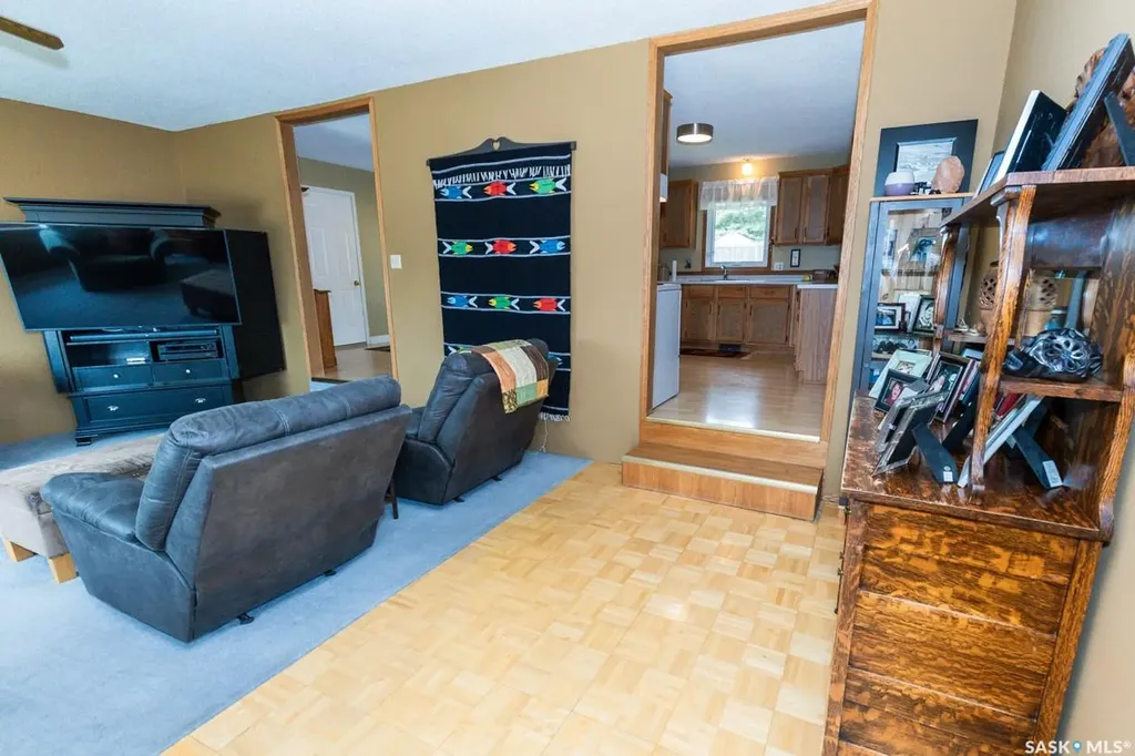 729 Saskatchewan Avenue Kerrobert SK S0L 1R0