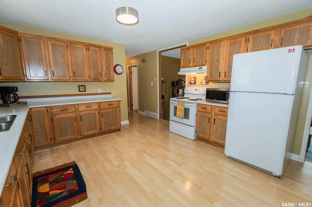 729 Saskatchewan Avenue Kerrobert SK S0L 1R0