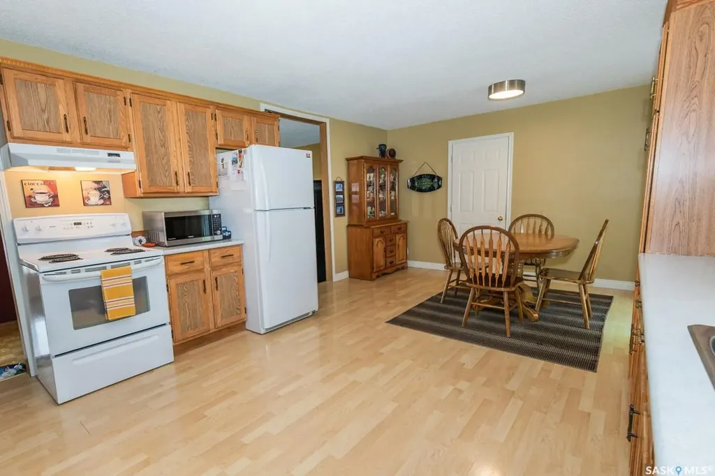 729 Saskatchewan Avenue Kerrobert SK S0L 1R0