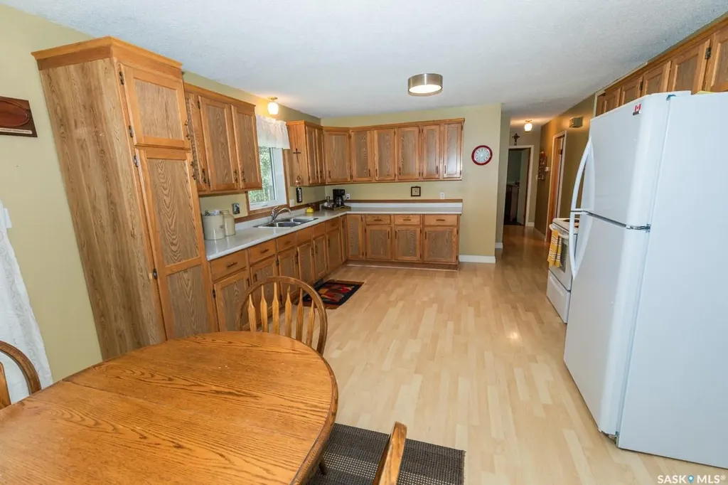 729 Saskatchewan Avenue Kerrobert SK S0L 1R0