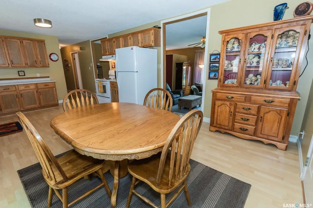 729 Saskatchewan Avenue Kerrobert SK S0L 1R0