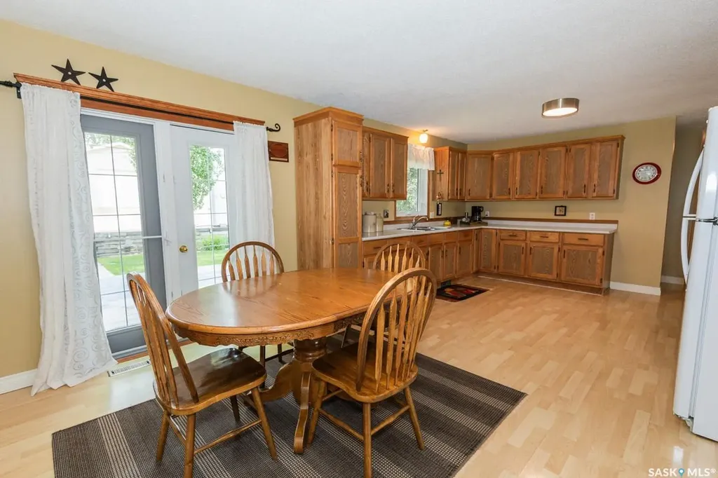 729 Saskatchewan Avenue Kerrobert SK S0L 1R0
