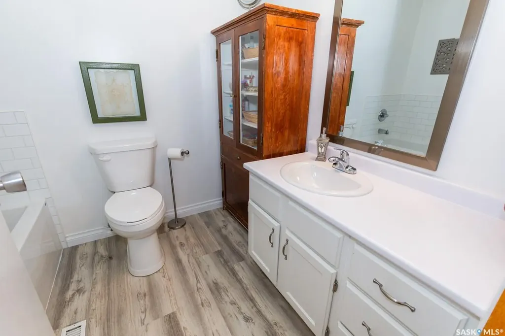 729 Saskatchewan Avenue Kerrobert SK S0L 1R0