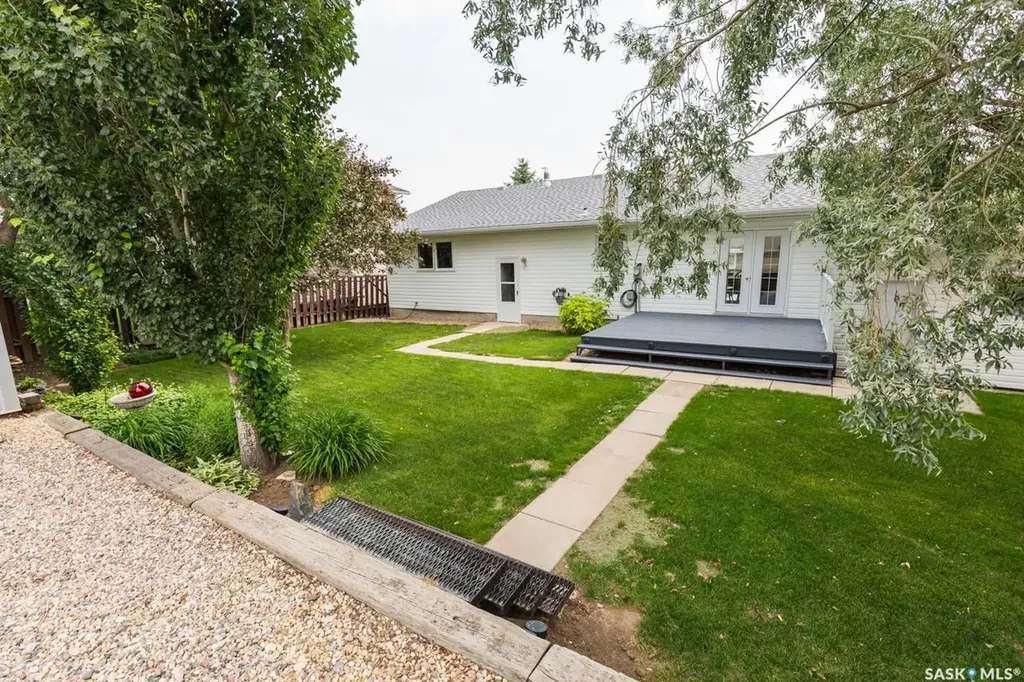 729 Saskatchewan Avenue Kerrobert SK S0L 1R0