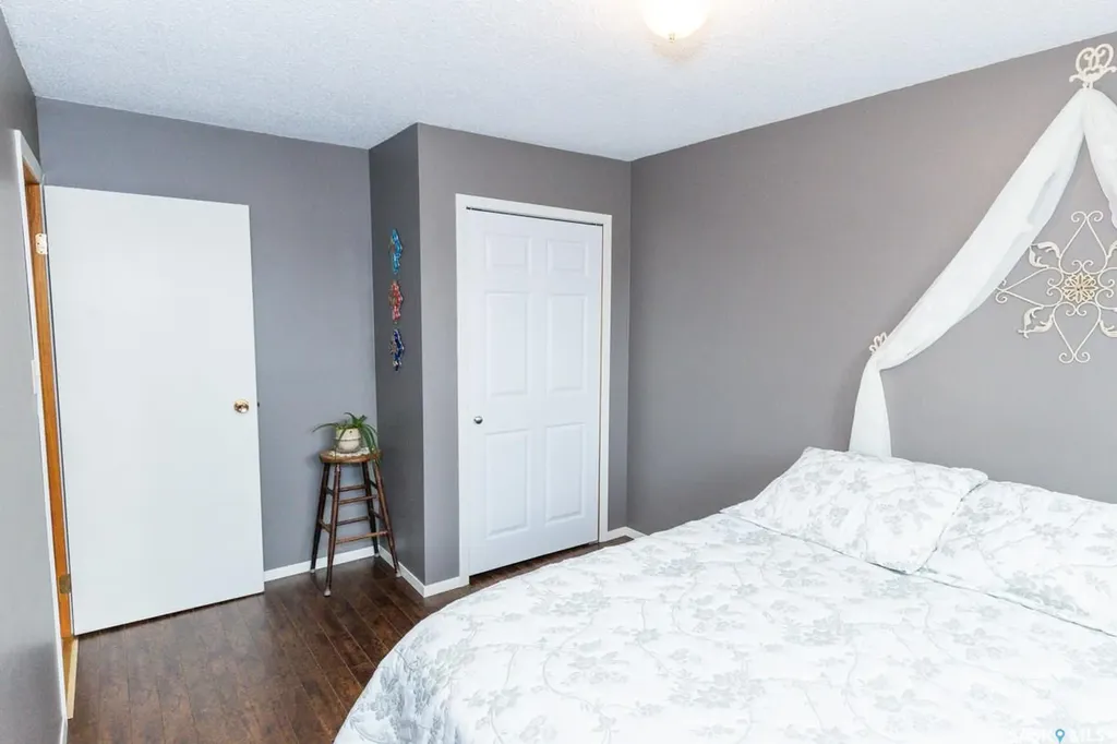 729 Saskatchewan Avenue Kerrobert SK S0L 1R0