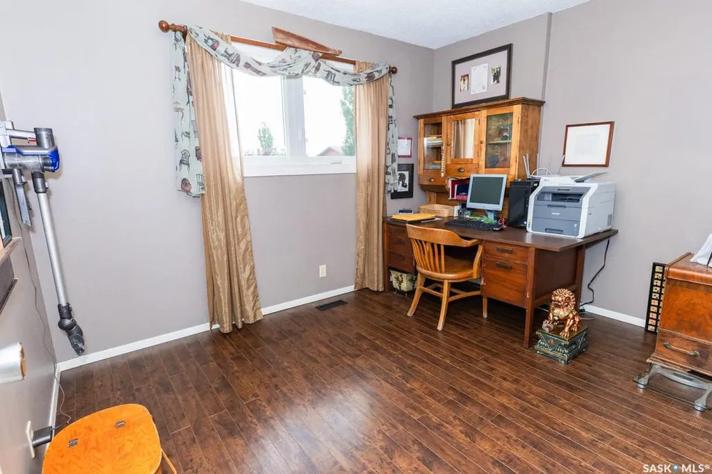 729 Saskatchewan Avenue Kerrobert SK S0L 1R0
